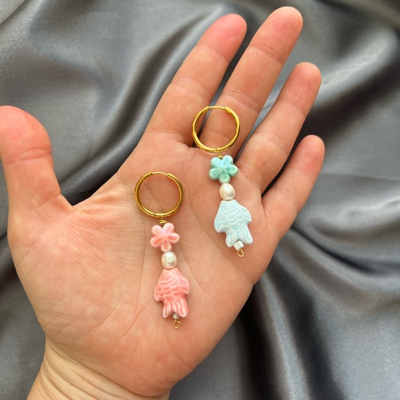 Fish Pearl Earrings - Picture 4 of 8